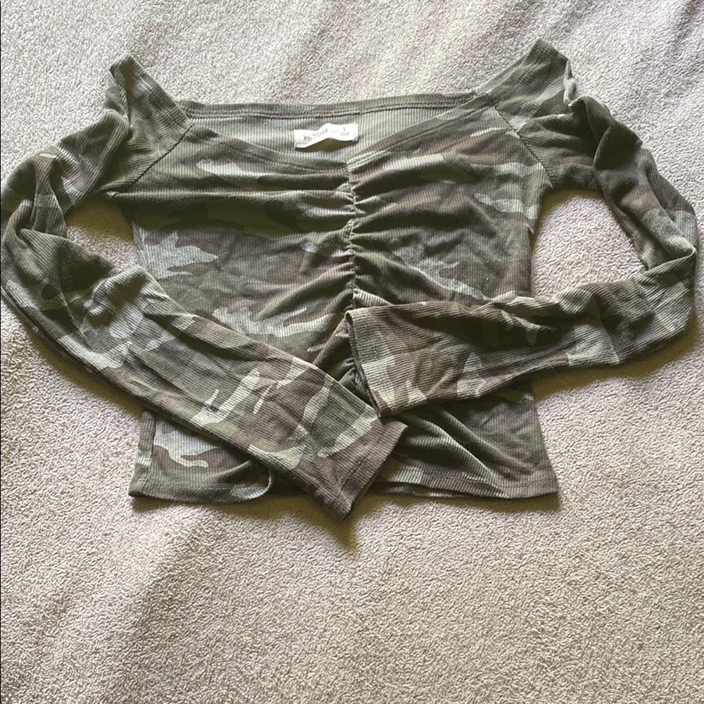 Hollister Camo Off Shoulder Crop
